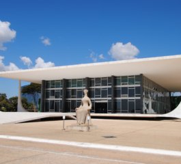 Supremo Tribunal Federal (STF): Guardião da Constituição Brasileira